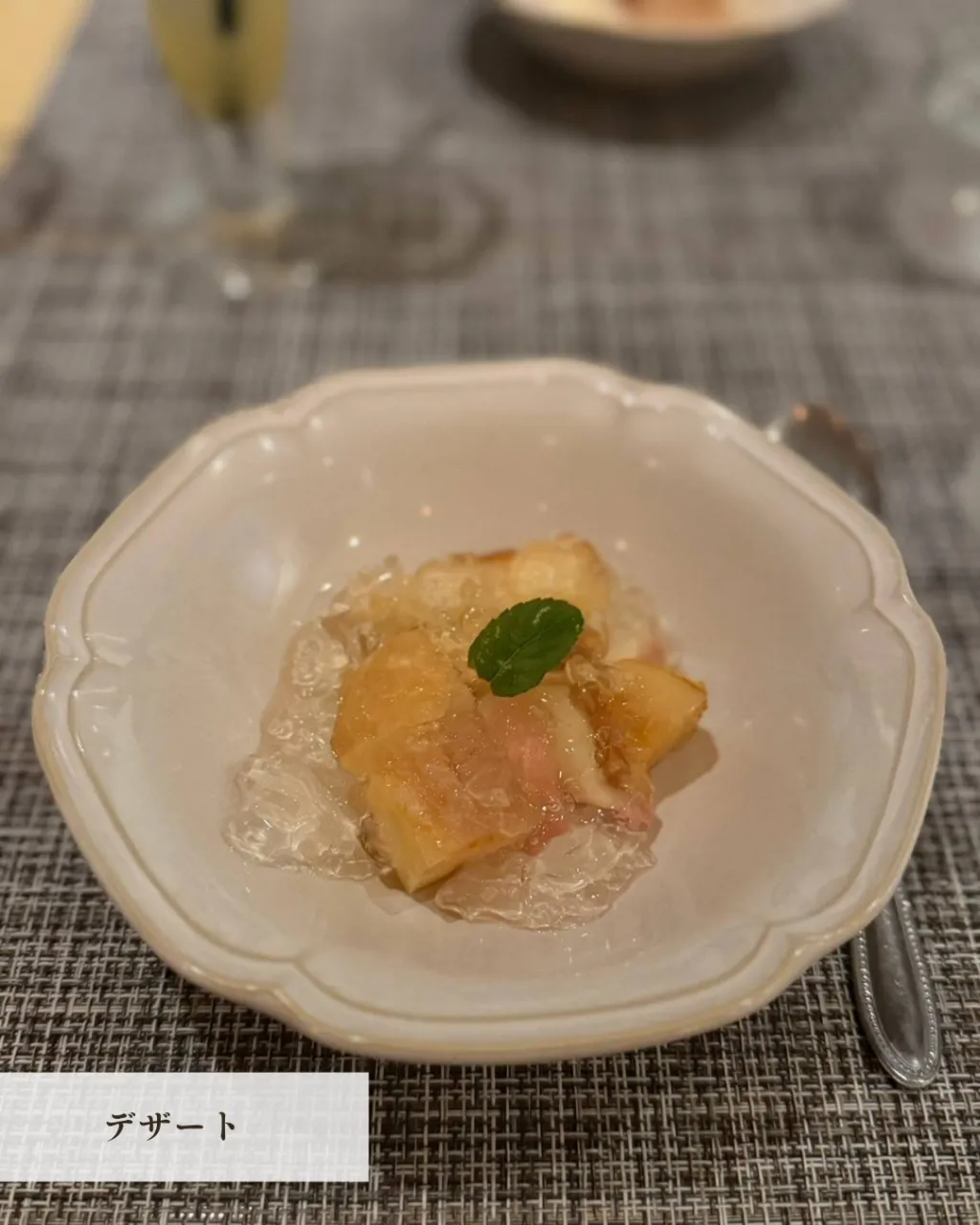 まずは気軽に、ミアヴァートのお肉を味わう。